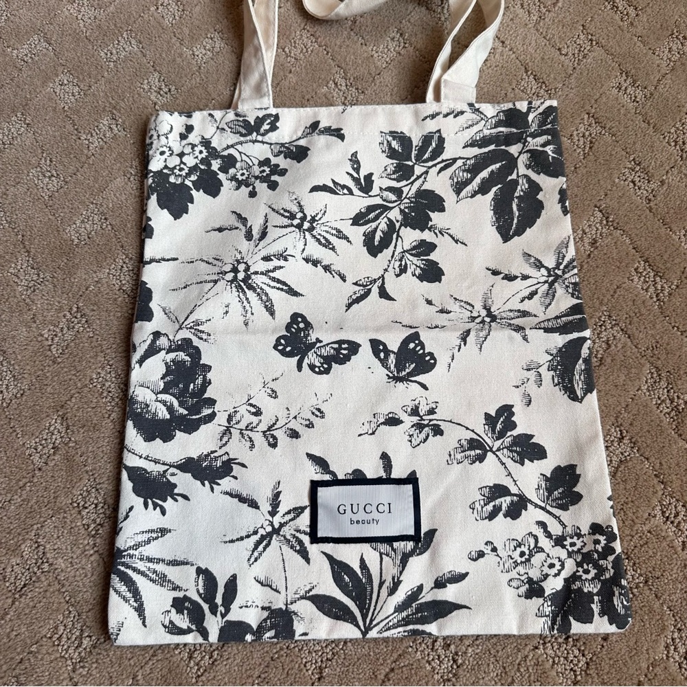 Gucci Novelty Tote Bag Elegant Black Floral Print Perfect “Farmer’s Market” Bag - Picture 7 of 7